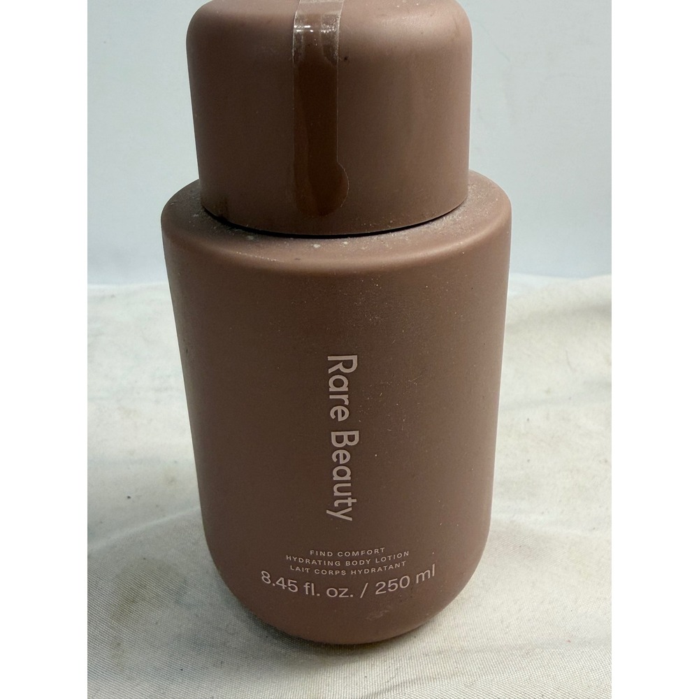 Rare Beauty Find Comfort Hydrating Body Lotion 8.45 oz 250ml Selena Gomez NEW